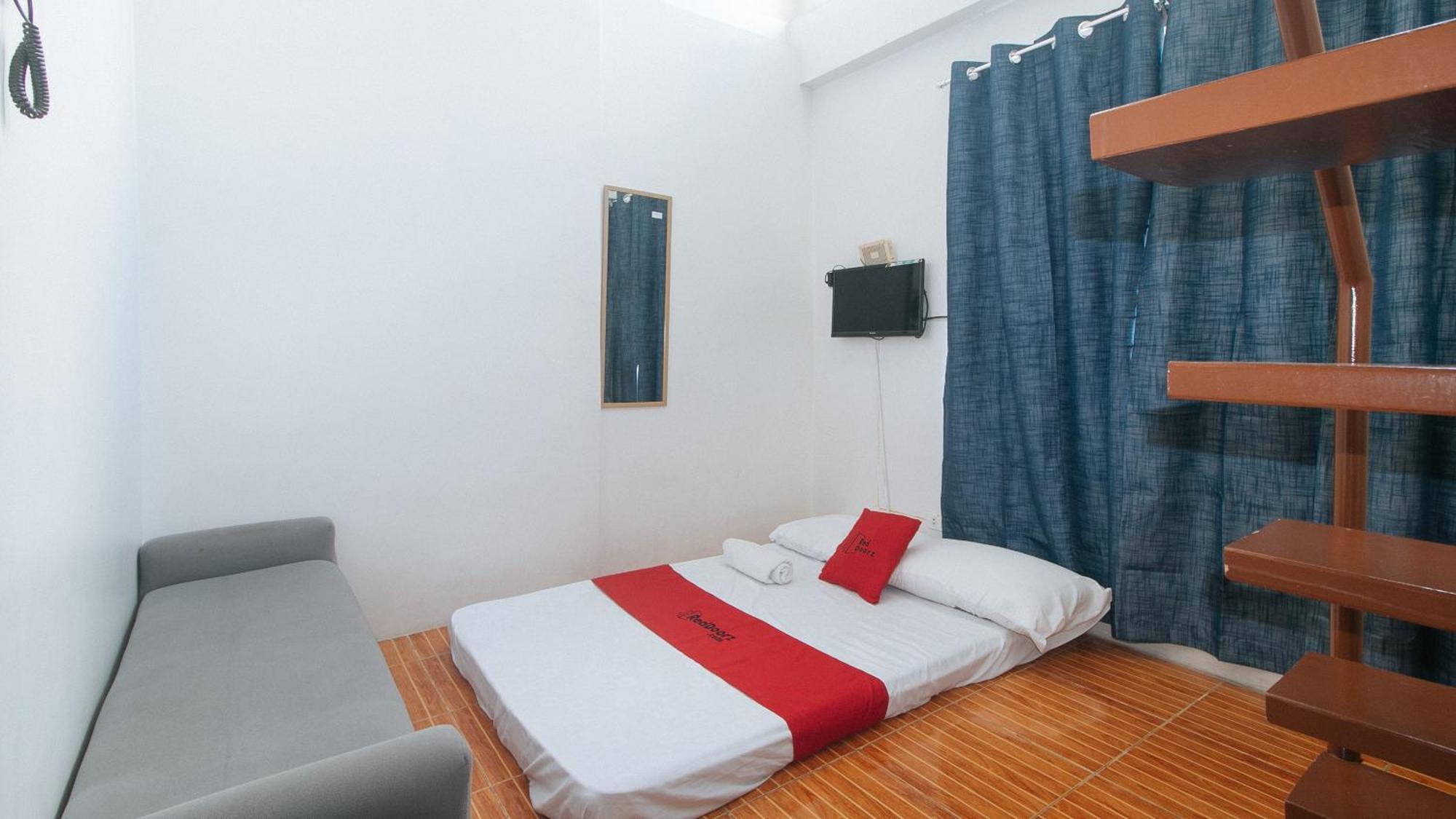 Reddoorz At Goldentown Hotel Davao City Exterior foto