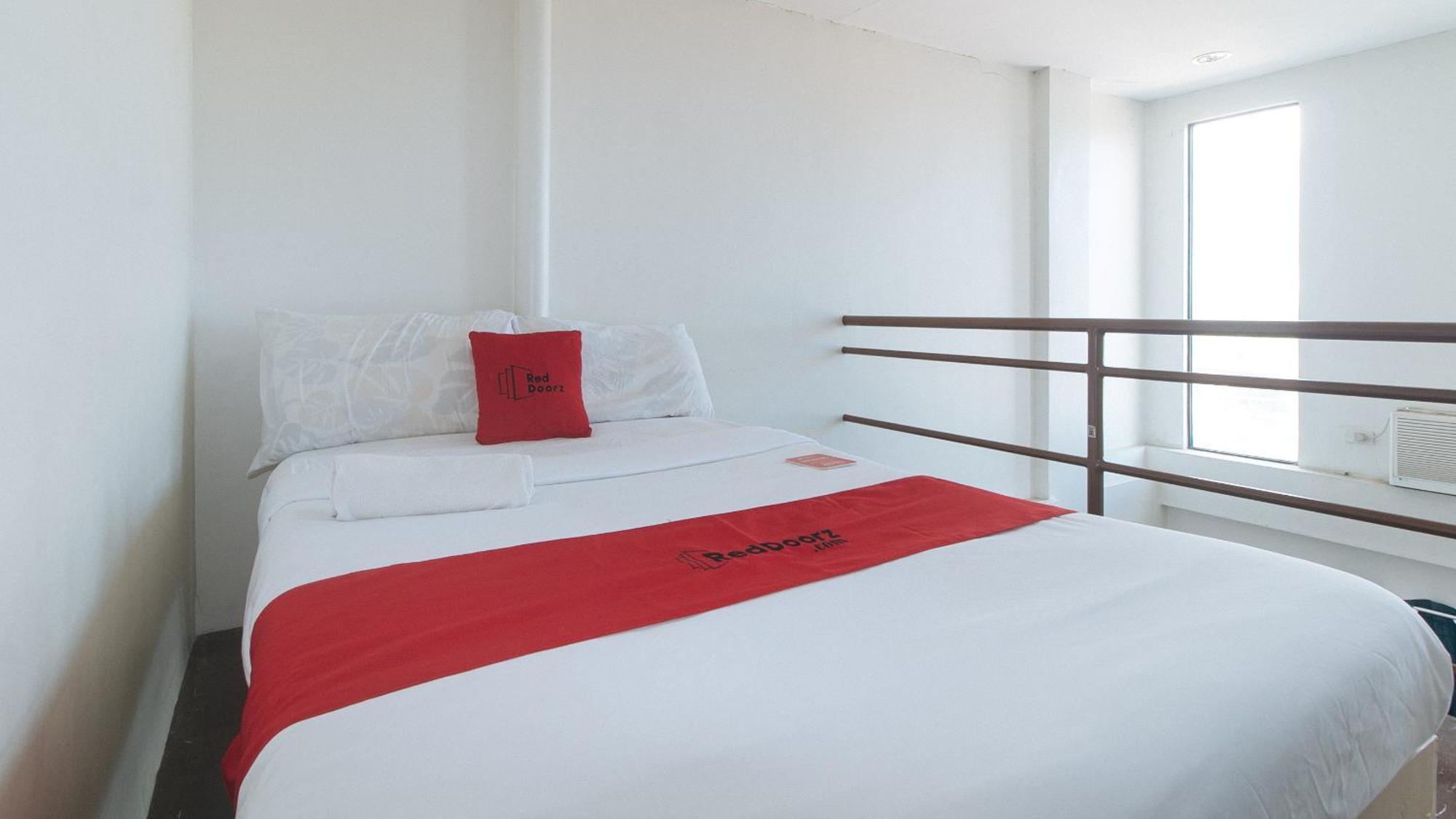 Reddoorz At Goldentown Hotel Davao City Exterior foto